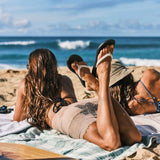 OLUKAI - 'UIKI (WOMENS) | BRIGHT WHITE/LAVA ROCK