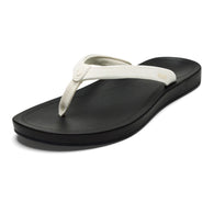 OLUKAI - 'UIKI (WOMENS) | BRIGHT WHITE/LAVA ROCK - The Cabana.ca