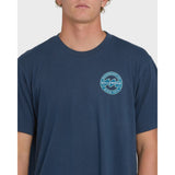 BILLABONG - HOLLOW FILL PREMIUM SS TEE | Dark Denim